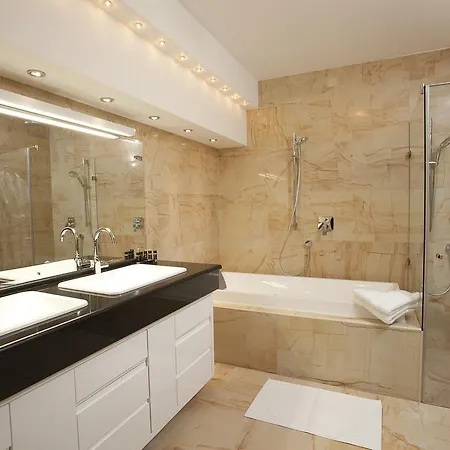Luxury Residences 5* ספליט