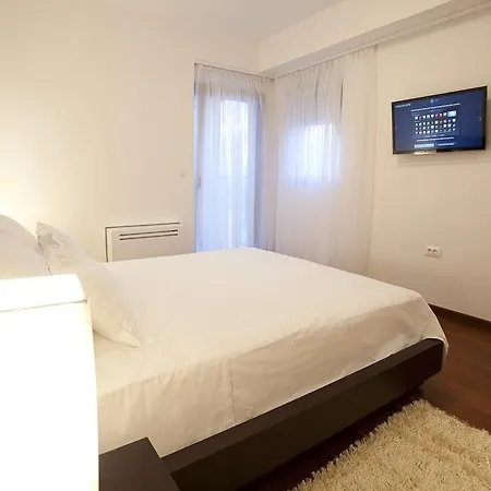 Luxury Residences מלון דירות